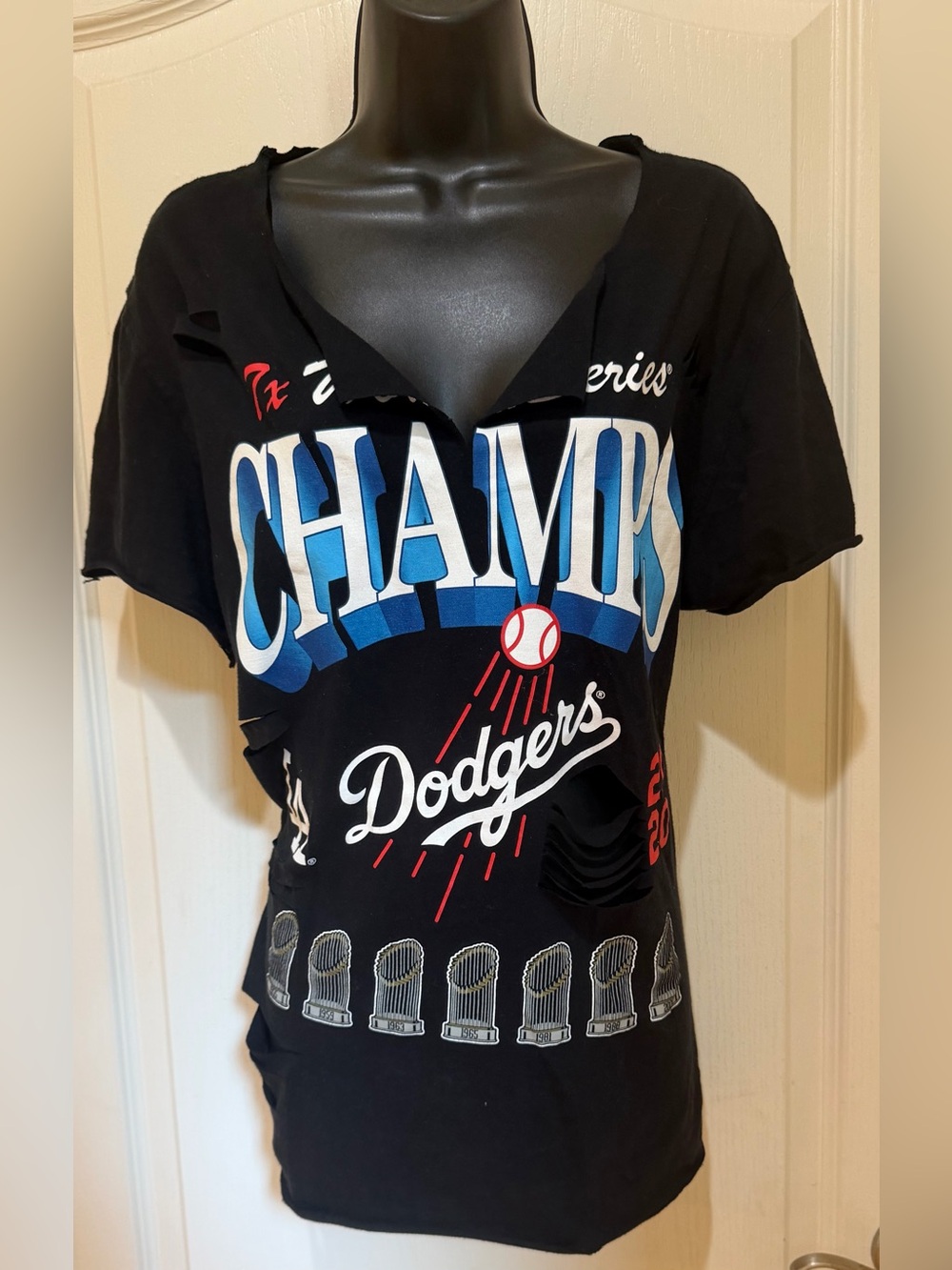 Los Angeles Black 'Champs' Graphic Tee size M/L - Picture 3 of 5